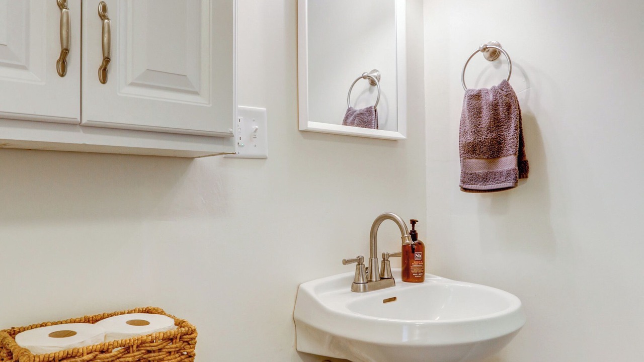 Photo of Bathroom in Willow Street