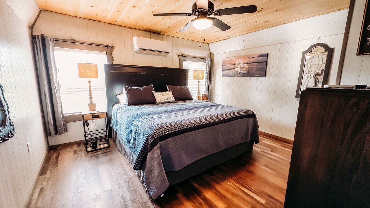 Photo of Bedroom in Oneida