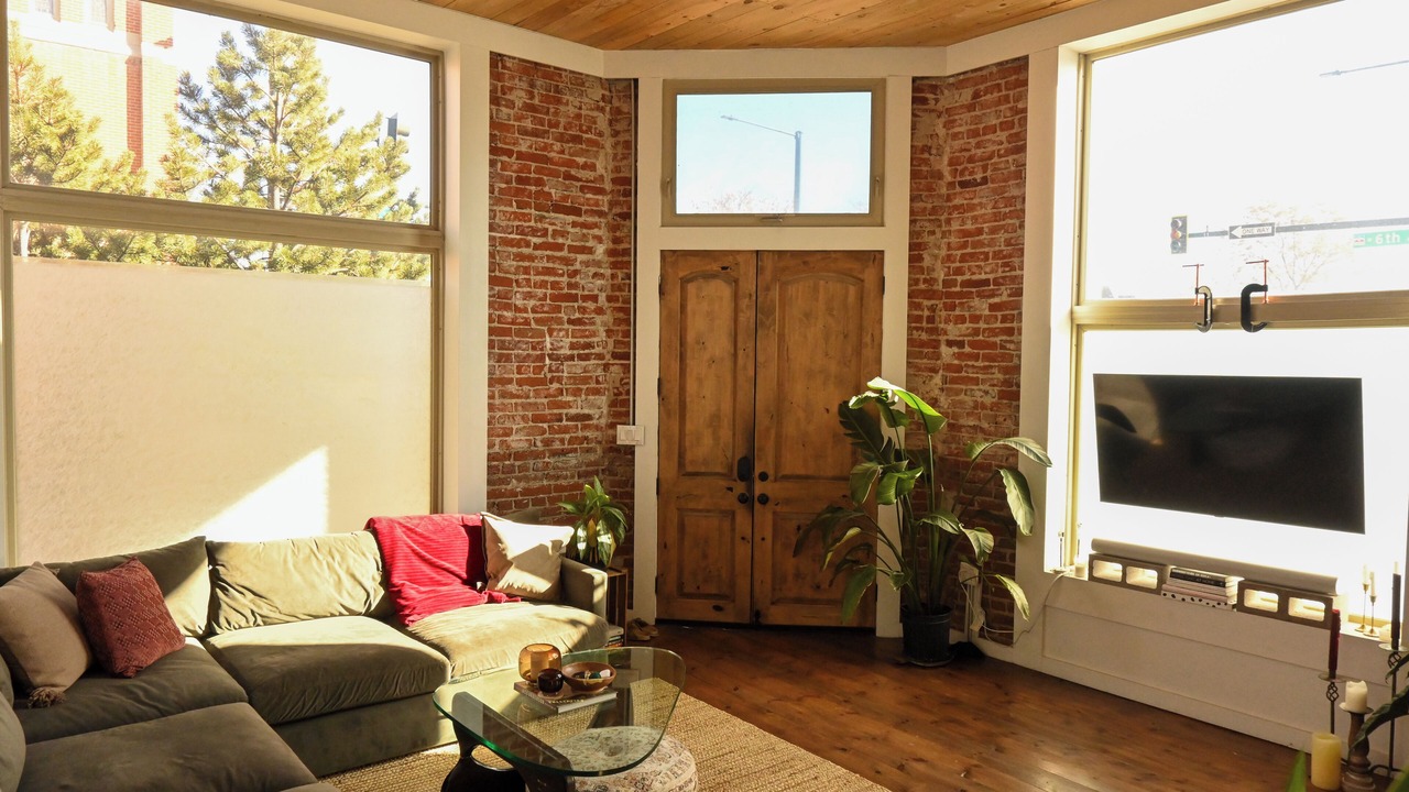 Photo of Livingroom in Lincoln Park