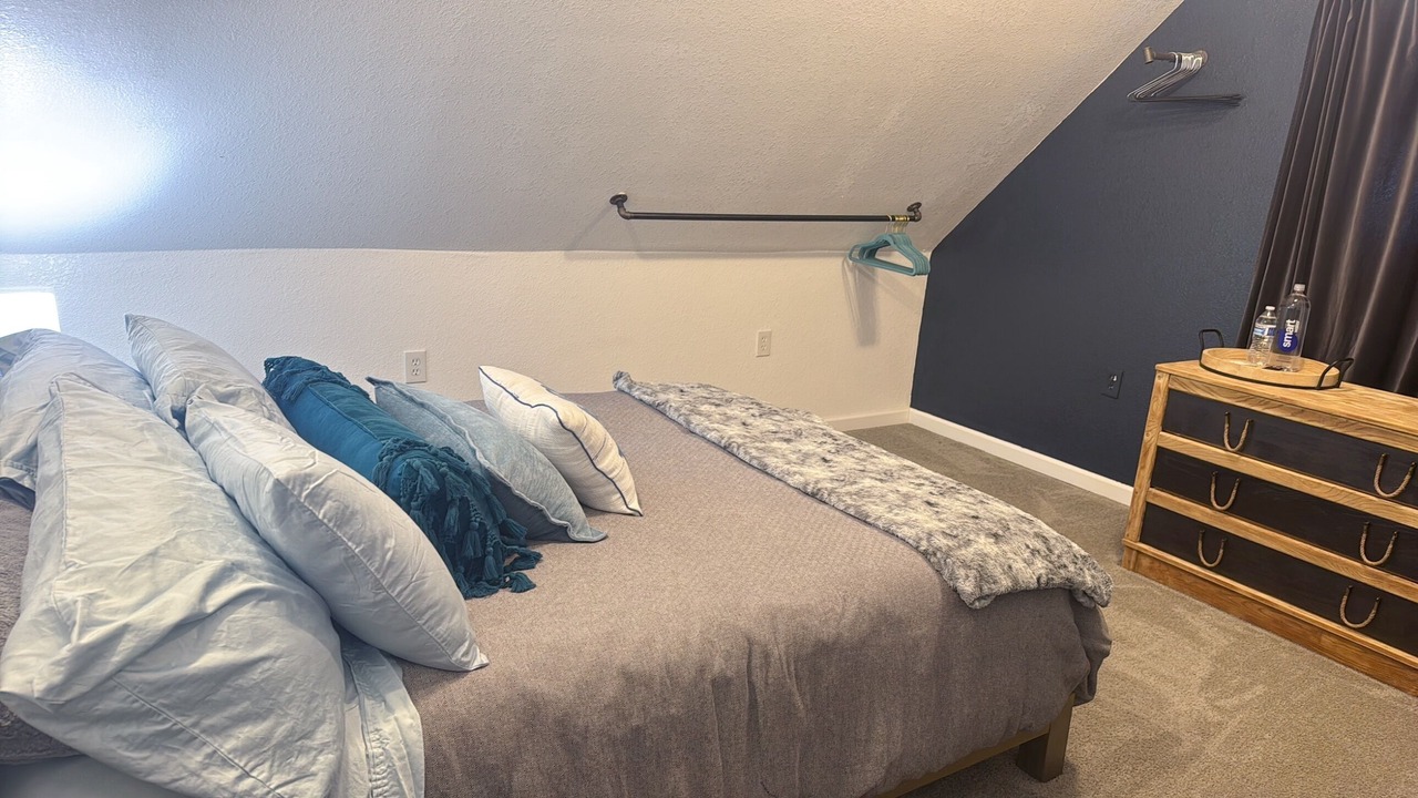 Photo of Bedroom in Alvin