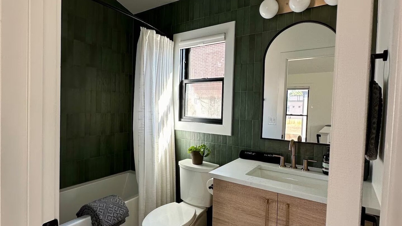 Photo of Bathroom in Curtis Park