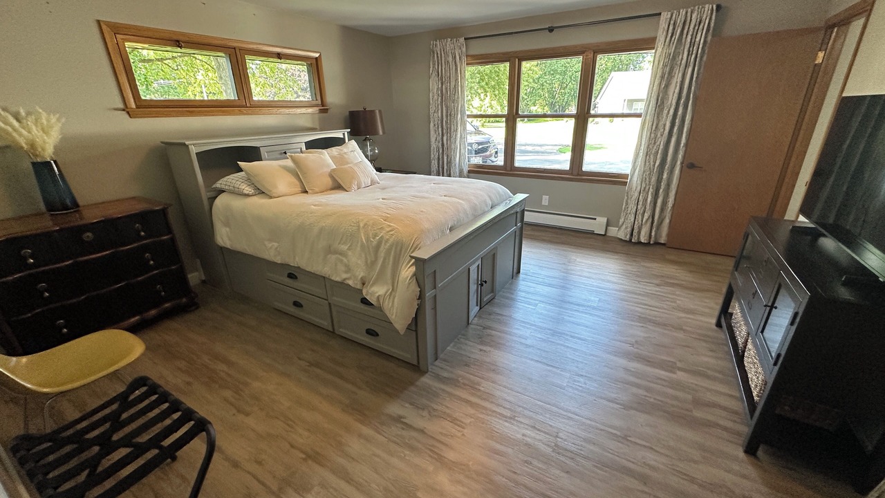 Photo of Bedroom in Black Wolf