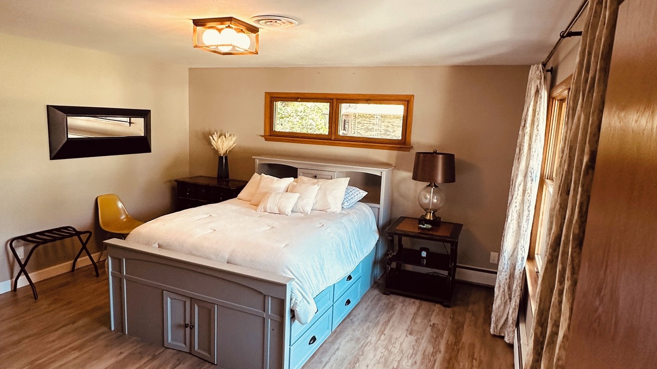 Photo of Bedroom in Black Wolf
