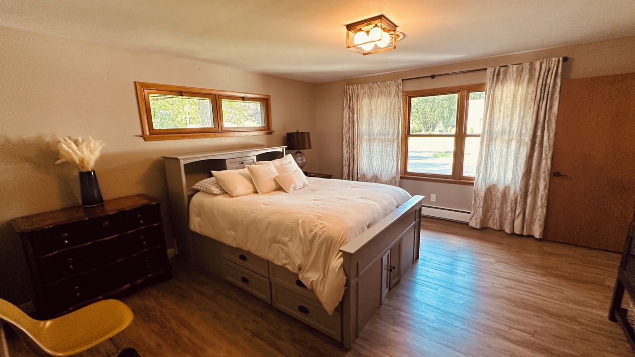 Photo of Bedroom in Black Wolf