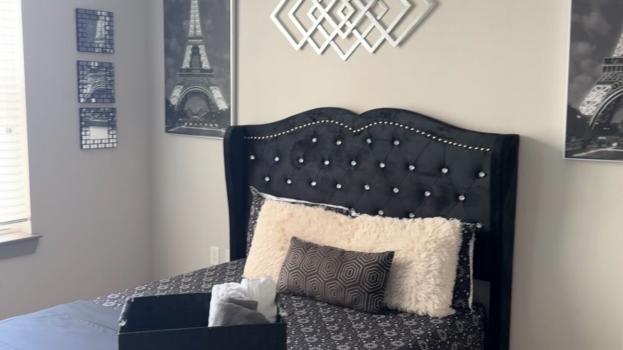 Photo of Bedroom in Uptown