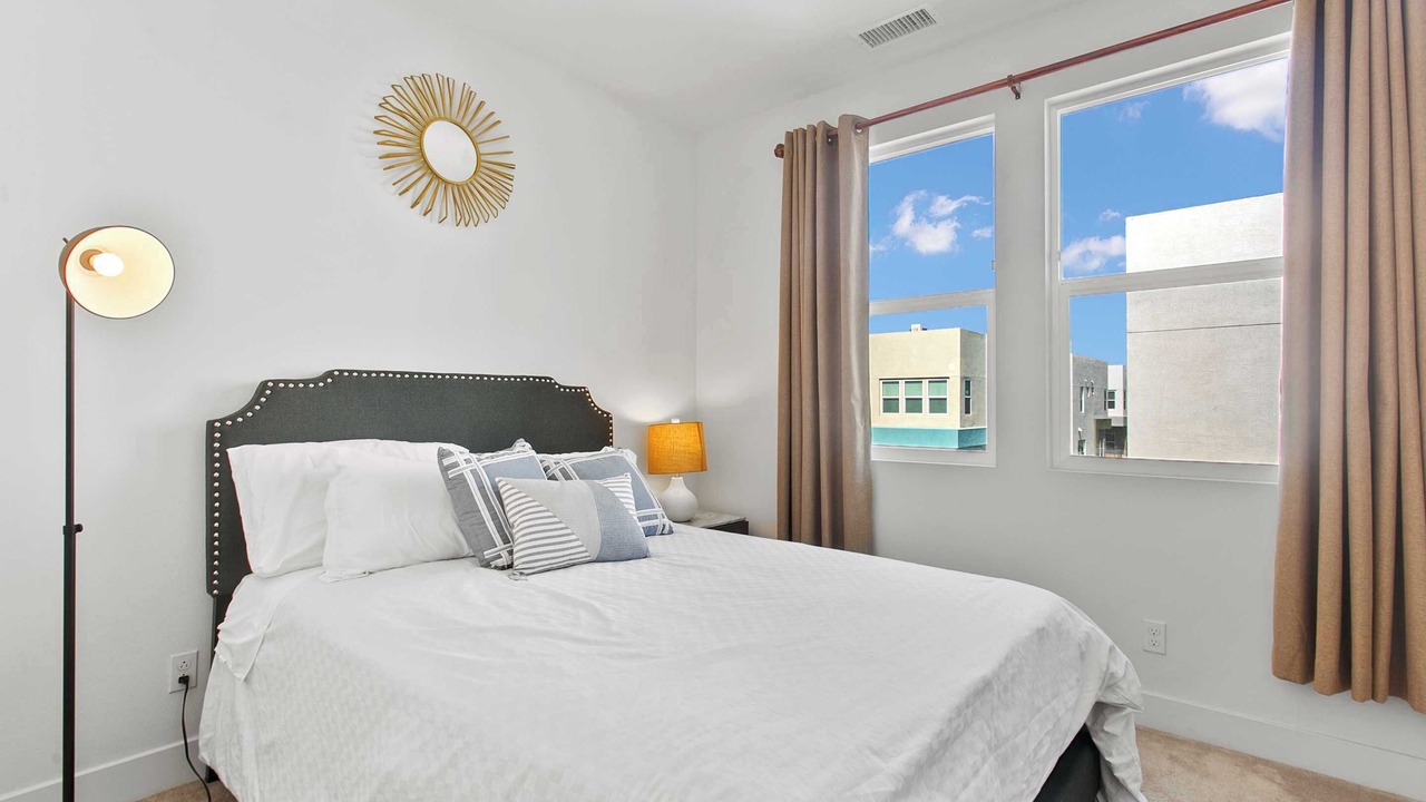 Photo of Bedroom in Platinum Triangle