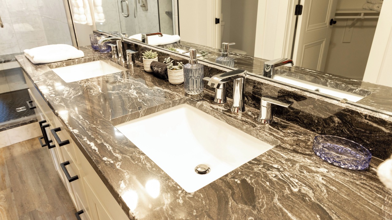 Photo of Bathroom in Weinland Park