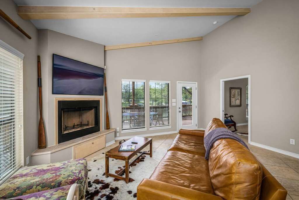 Photo of Livingroom in McQueeney