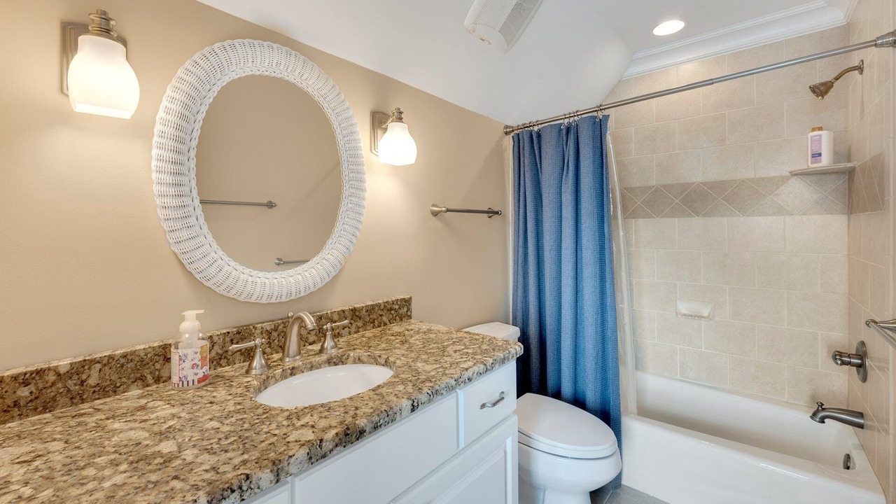 Photo of Bathroom in Debordieu Colony