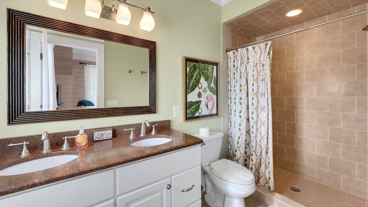 Photo of Bathroom in Debordieu Colony