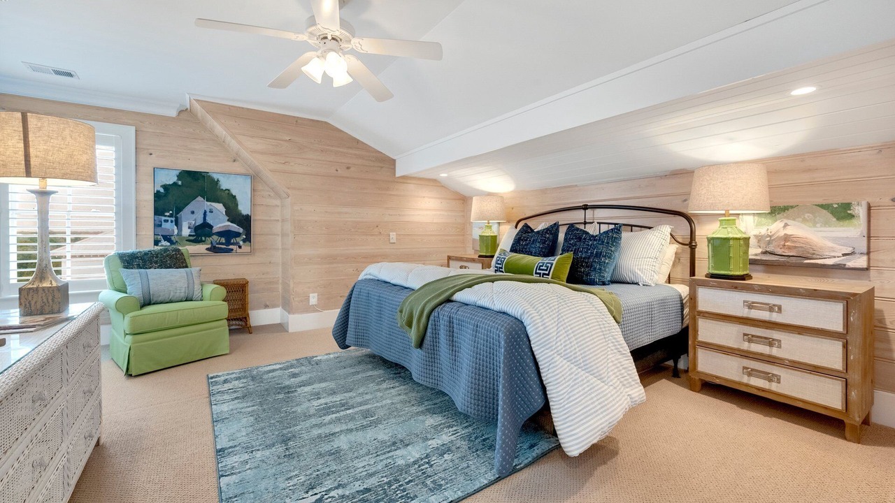 Photo of Bedroom in Debordieu Colony