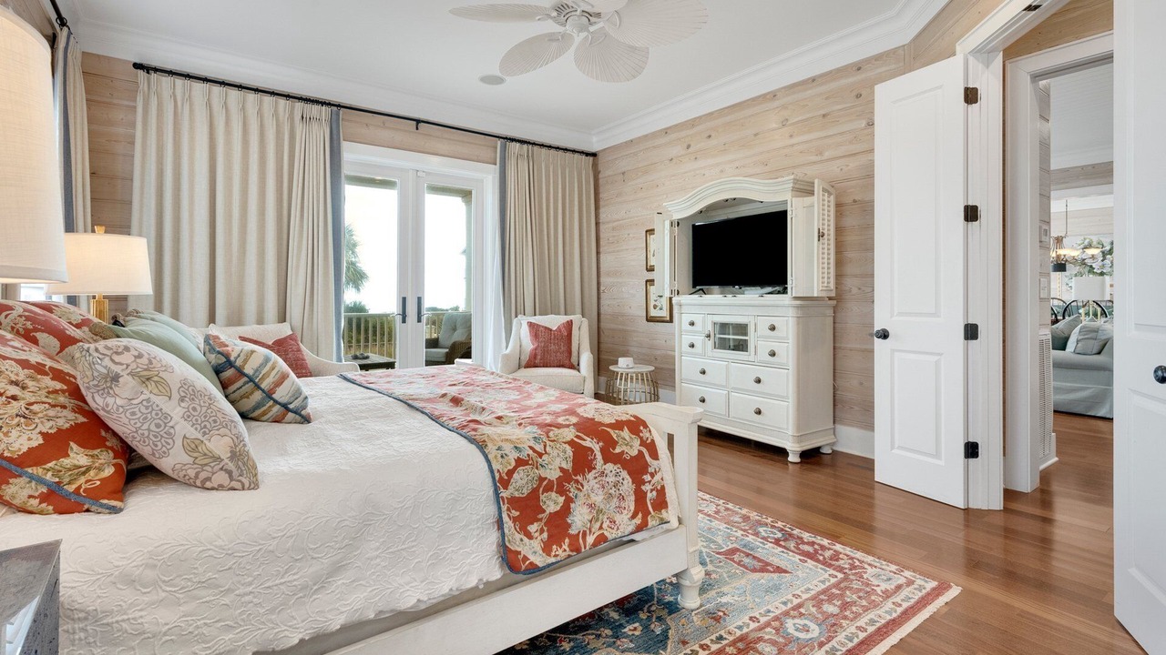 Photo of Bedroom in Debordieu Colony