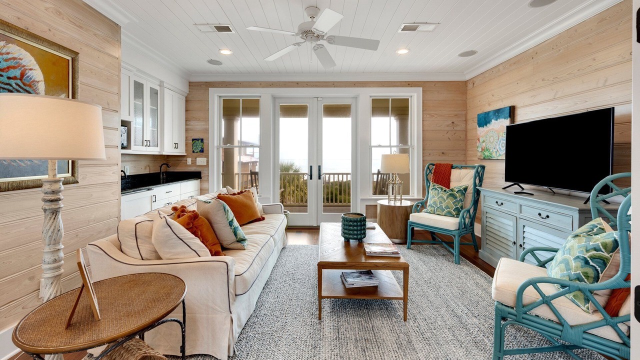 Photo of Livingroom in Debordieu Colony