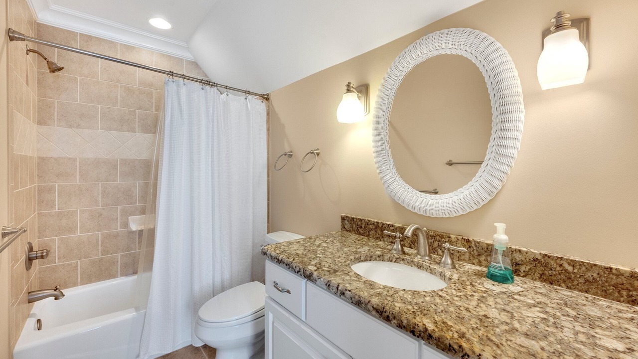 Photo of Bathroom in Debordieu Colony