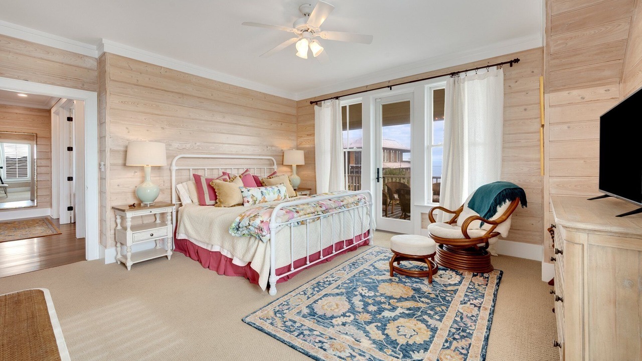 Photo of Bedroom in Debordieu Colony