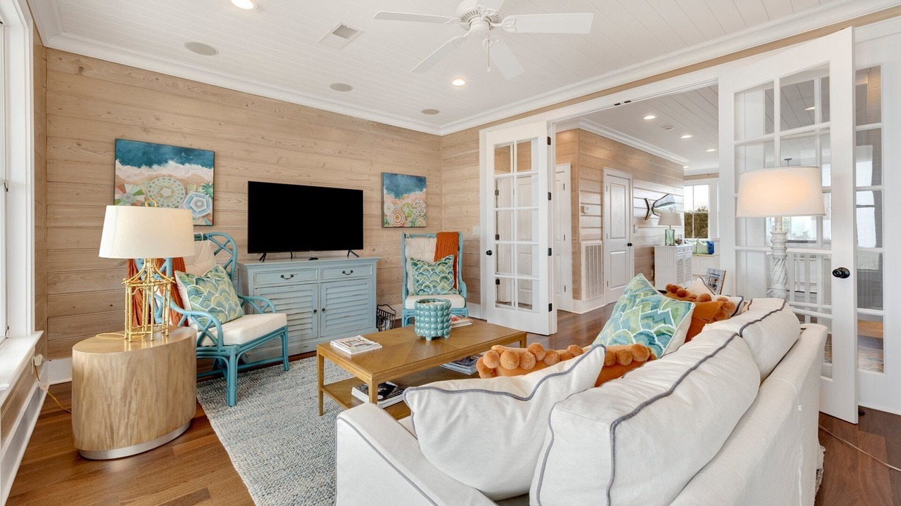 Photo of Livingroom in Debordieu Colony