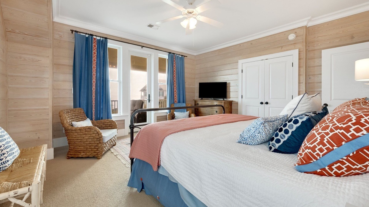Photo of Bedroom in Debordieu Colony