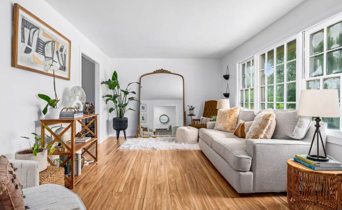 Photo of Livingroom in Hoover