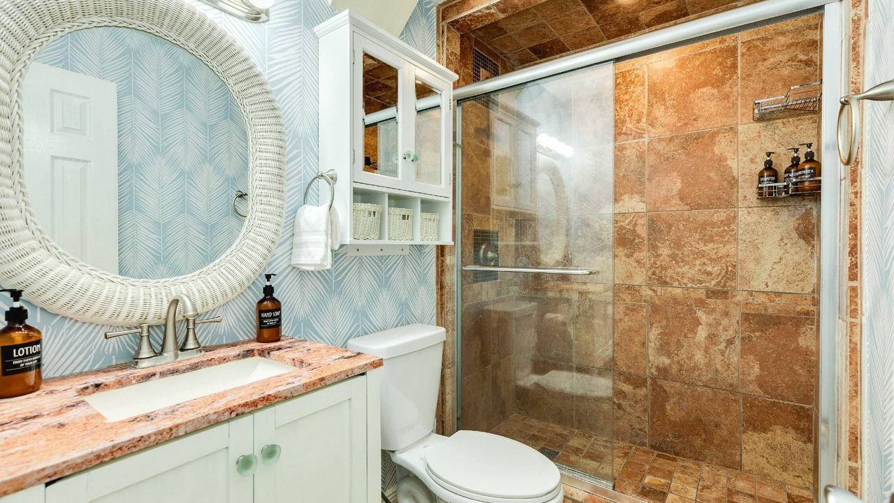 Photo of Bathroom in Jamaica Beach