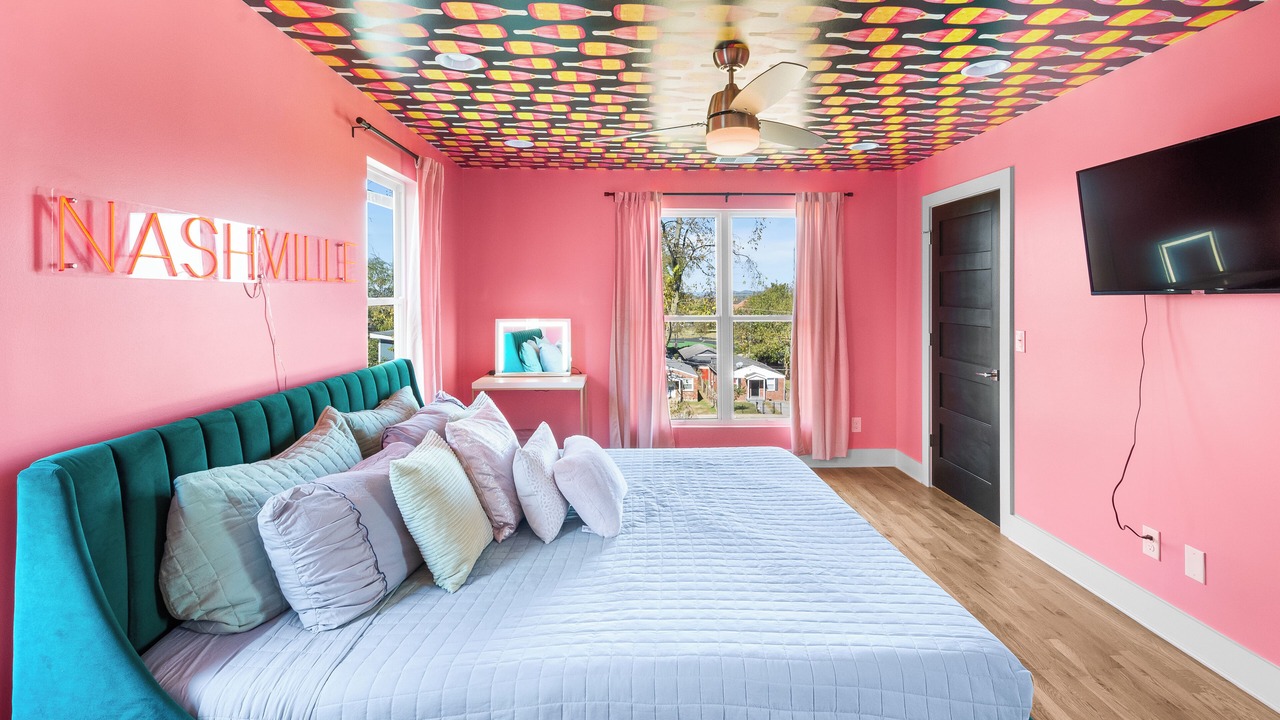Photo of Bedroom in Hadley - Washington