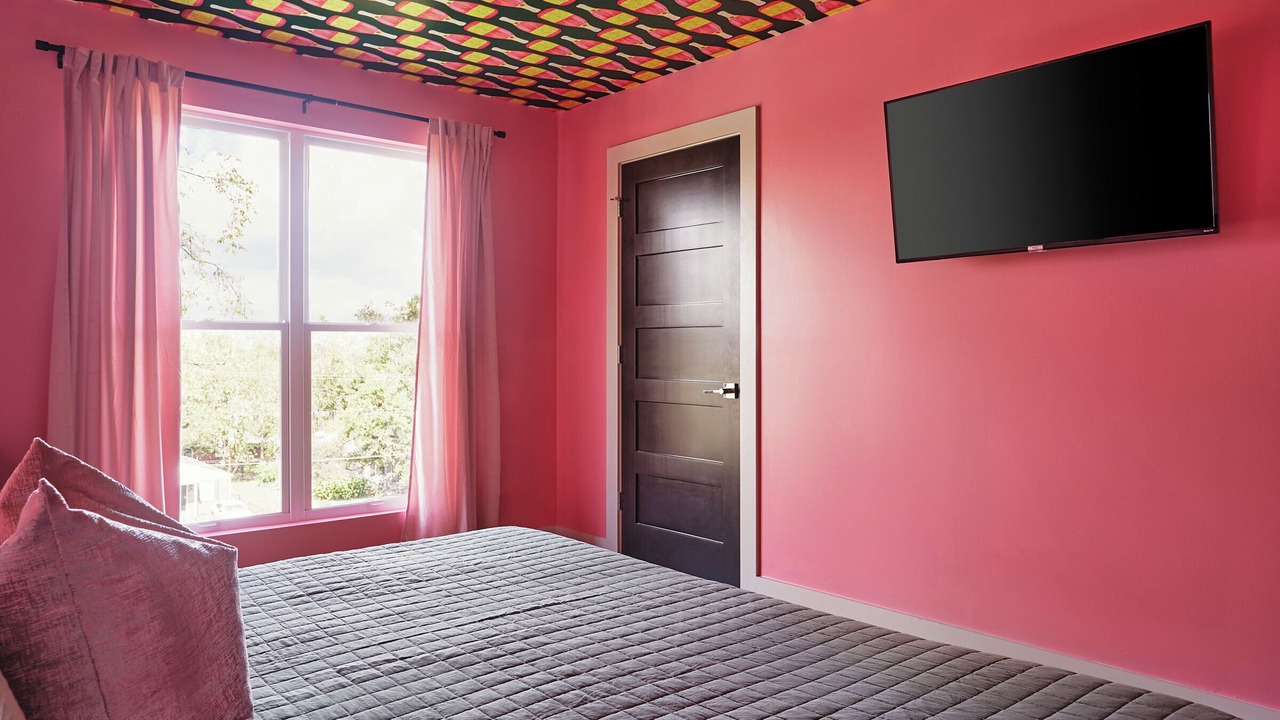 Photo of Bedroom in Hadley - Washington
