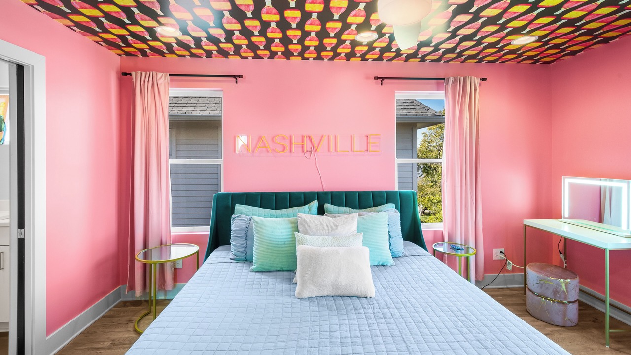 Photo of Bedroom in Hadley - Washington