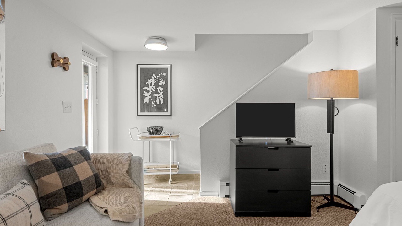Photo of Livingroom in Downtown