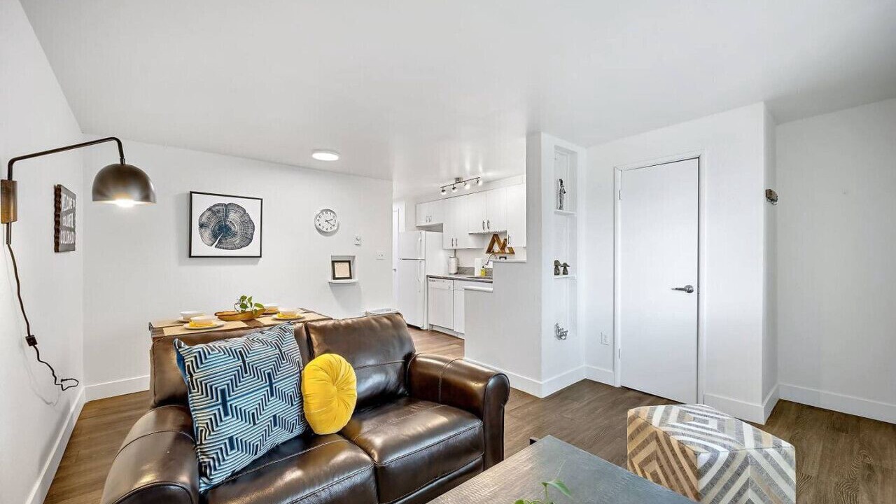 Photo of Livingroom in Englewood