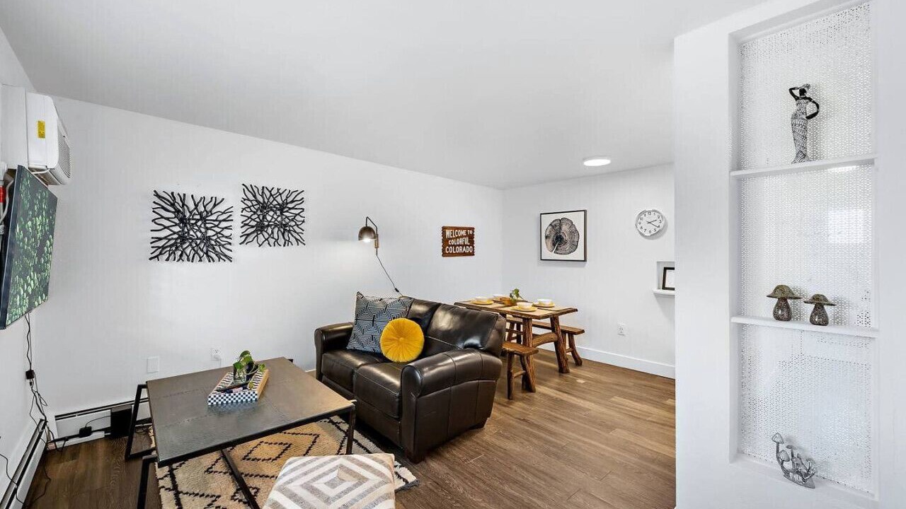 Photo of Livingroom in Englewood