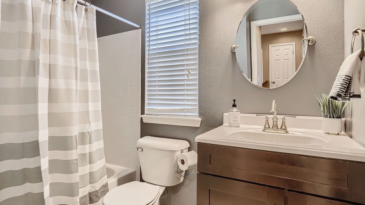 Photo of Bathroom in North Central Westminster