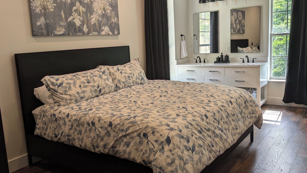 Photo of Bedroom in Maryville
