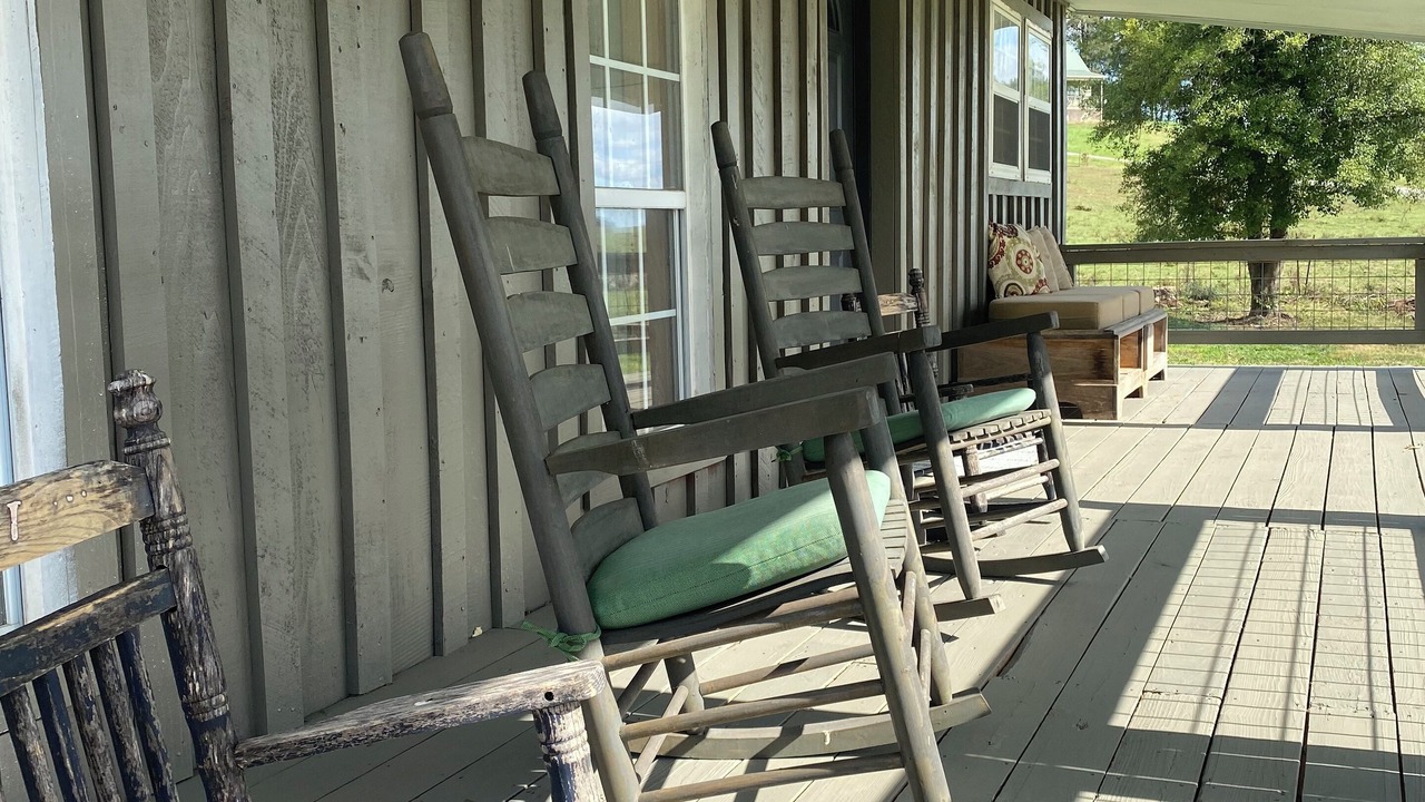 Photo of Patio Balcony in Giles County