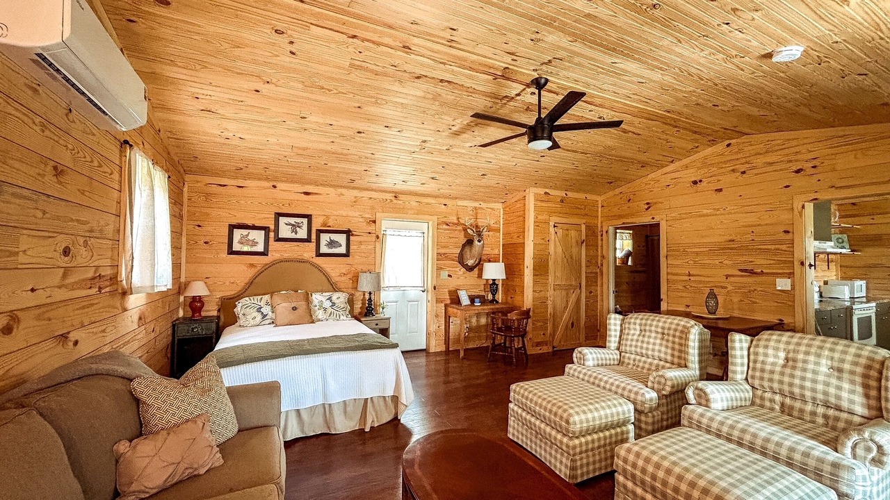 Photo of Bedroom in Giles County