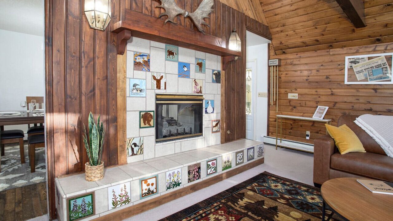 Photo of Livingroom in College