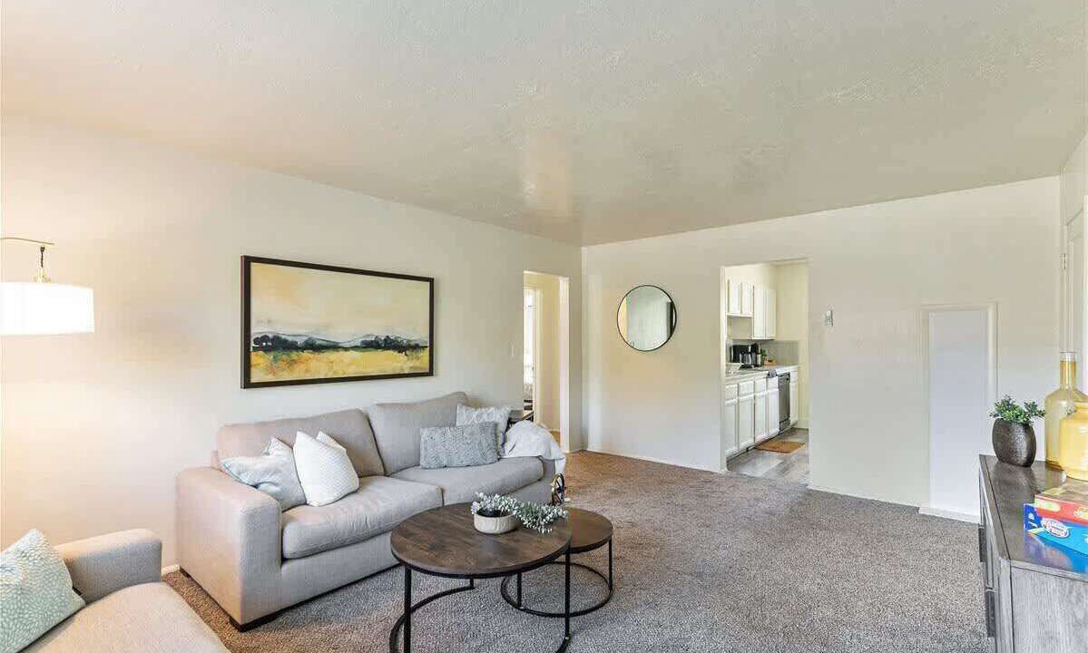 Photo of Livingroom in Bountiful