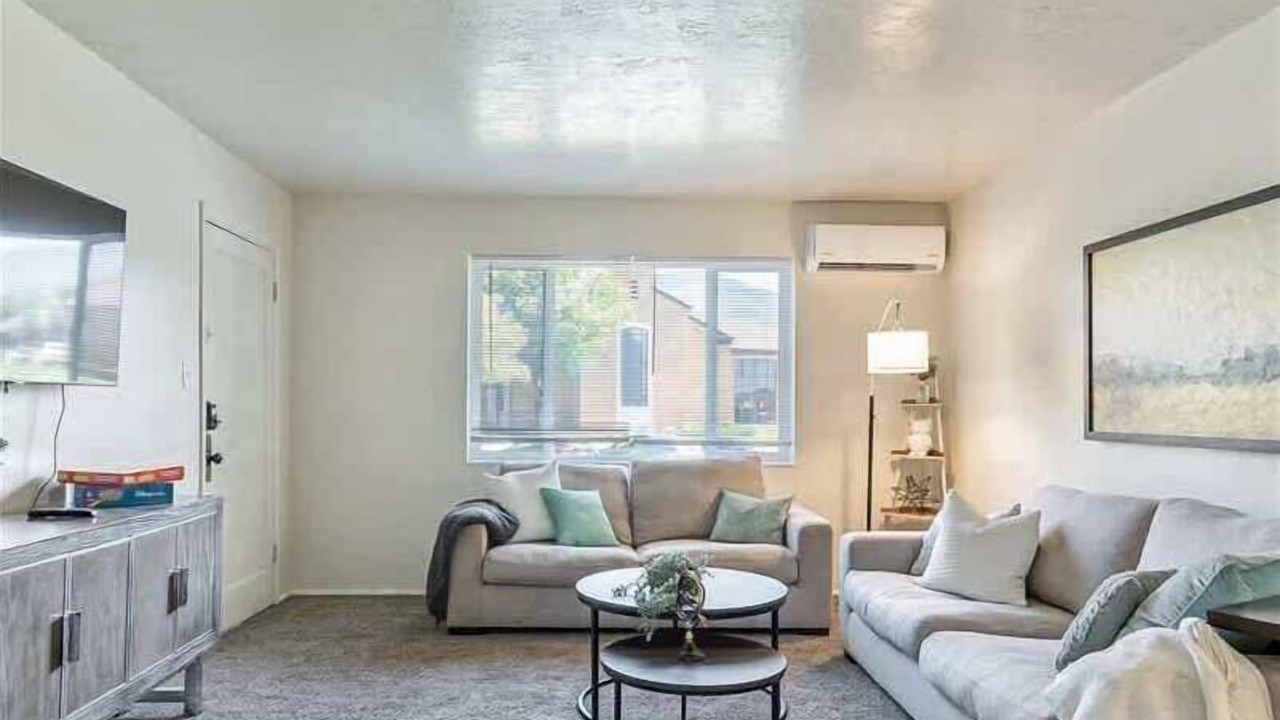 Photo of Livingroom in Bountiful
