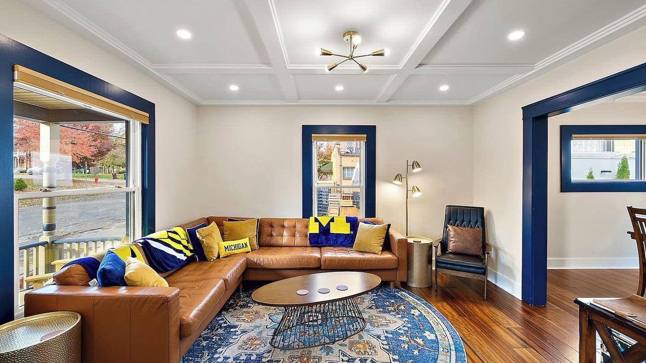 Photo of Livingroom in Old West Side