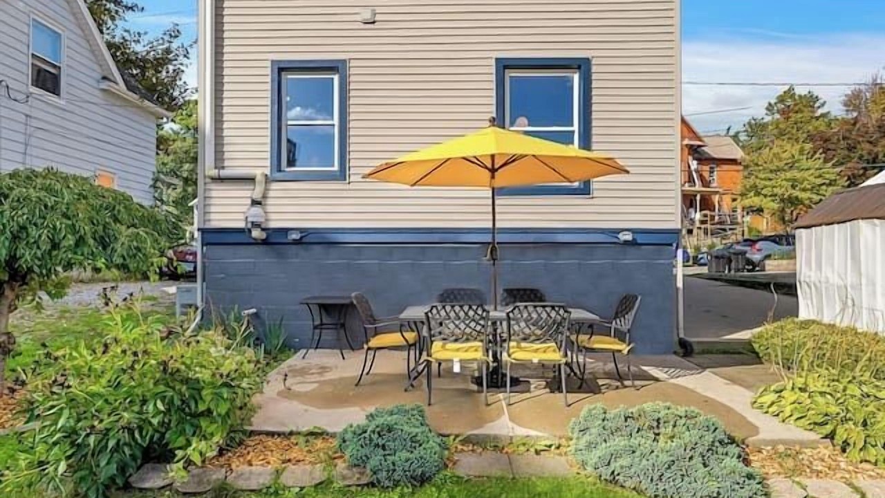 Photo of Outdoor in Old West Side