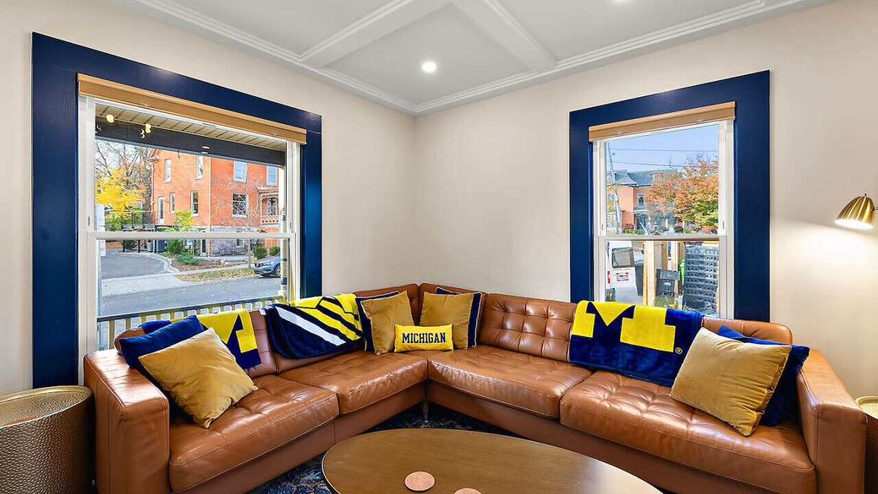 Photo of Livingroom in Old West Side