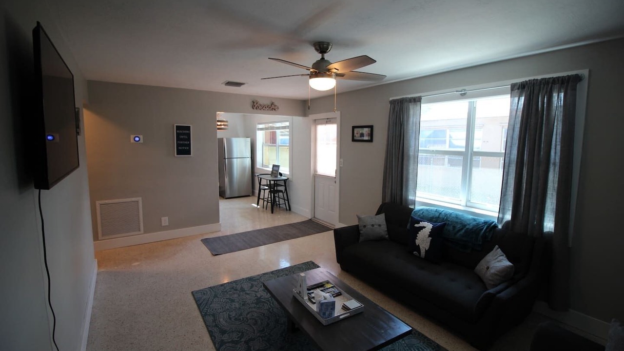 Photo of Livingroom in Sailboat Bend