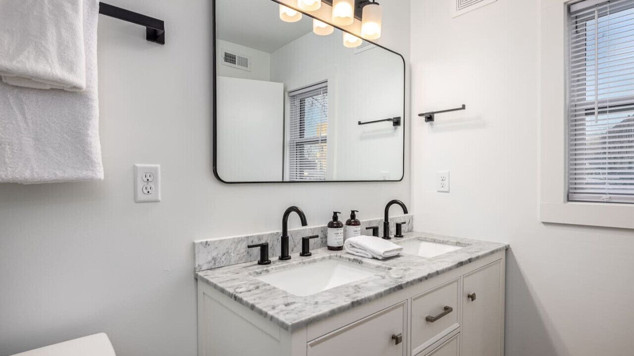 Photo of Bathroom in Hillsboro Village