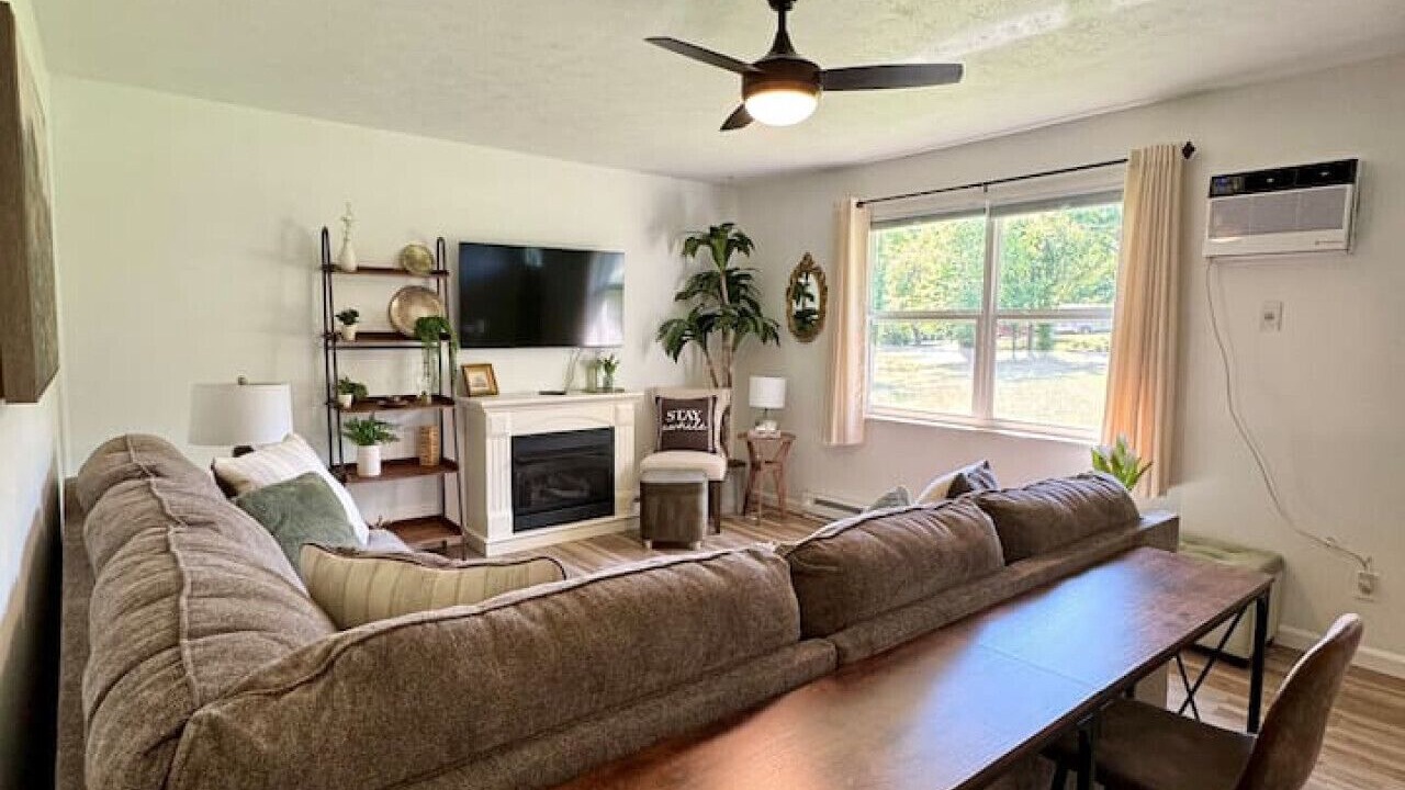 Photo of Livingroom in Kingston