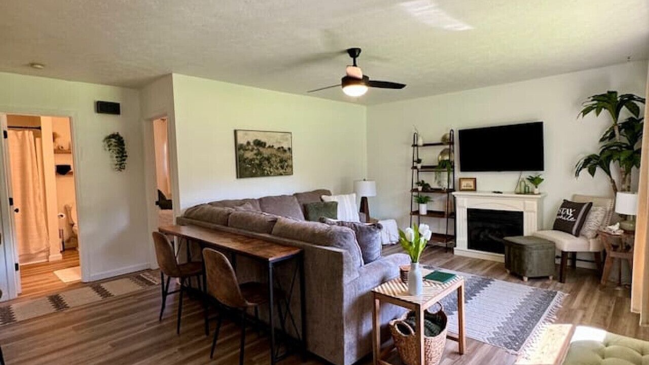 Photo of Livingroom in Kingston