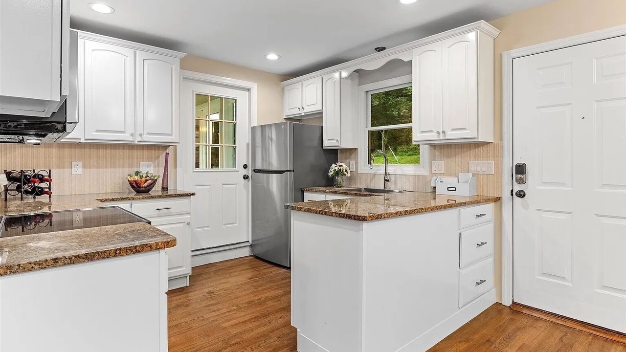 Photo of Kitchen in West Hills