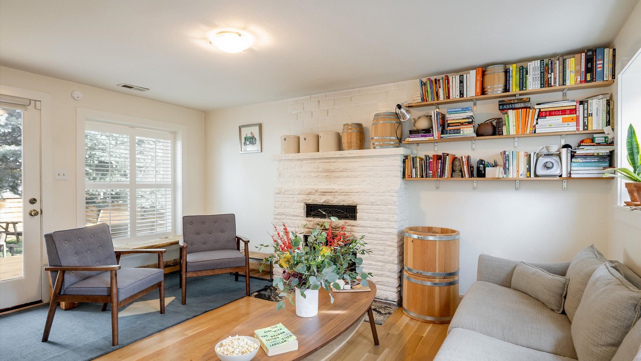 Photo of Livingroom in Central Boulder