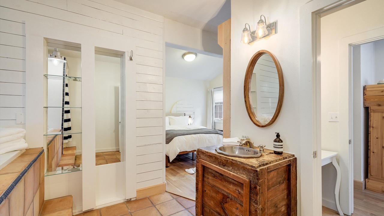Photo of Bathroom in Central Boulder