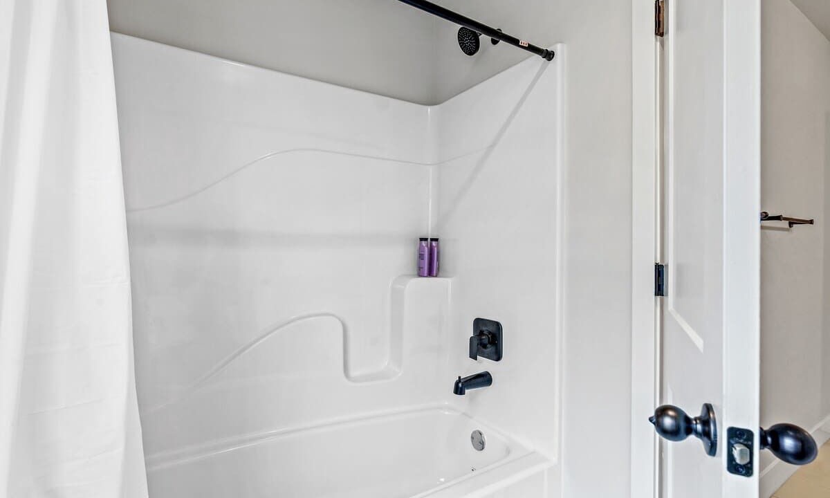 Photo of Bathroom in Edgewater