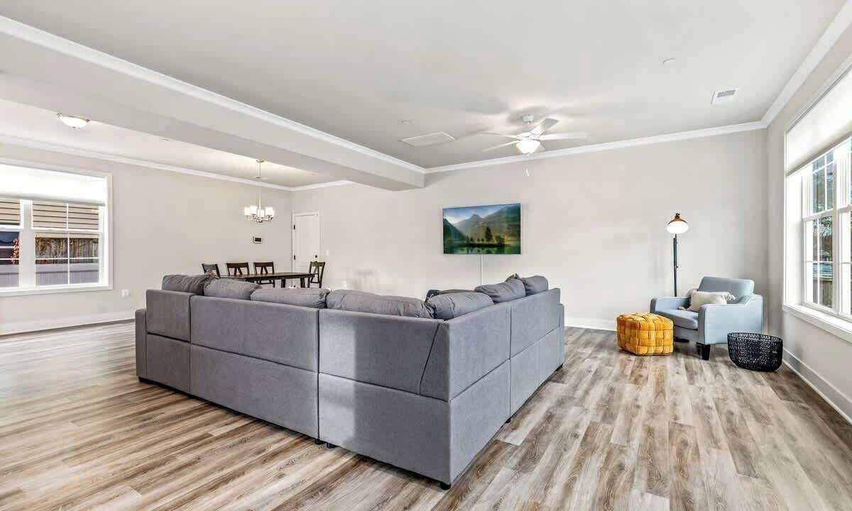 Photo of Livingroom in Edgewater