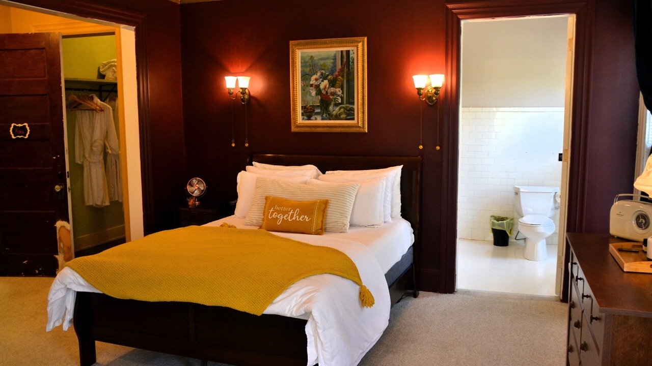 Photo of Bedroom in Downtown Toledo