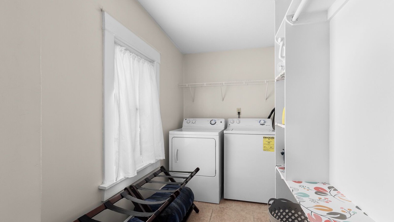 Photo of Bedroom in West Plaza